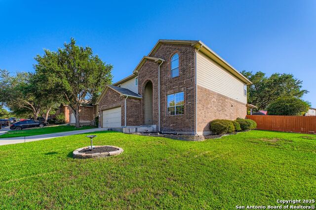 Image 3 of 31 For 815 Point Valley