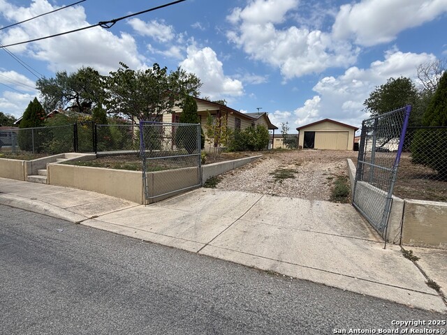 Listing photo id 8 for 147 Wainwright