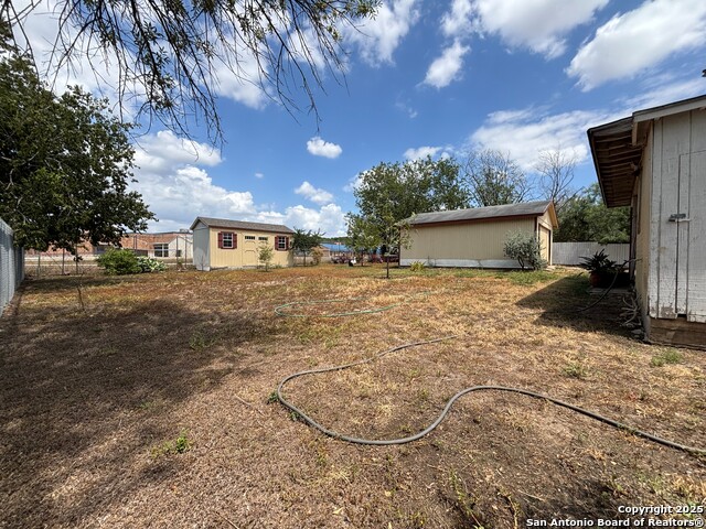 Listing photo id 4 for 147 Wainwright