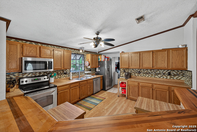 Image 8 of 27 For 455 Oak View