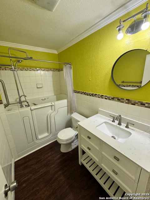 Image 15 of 27 For 4707 Swann Ln