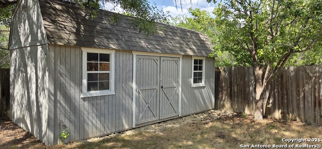 Image 13 of 15 For 3529 Cliffside