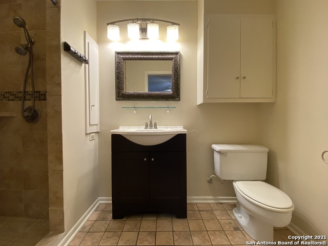 Listing photo id 15 for 7714 Hartman