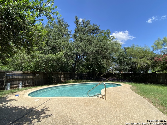 Listing photo id 16 for 7714 Hartman