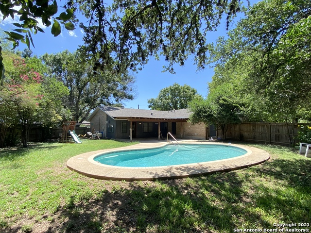 Listing photo id 17 for 7714 Hartman