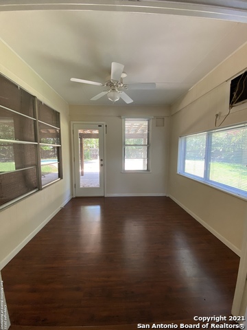 Listing photo id 4 for 7714 Hartman