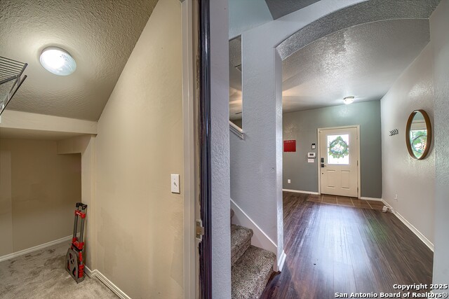 Image 17 of 37 For 572 Stonebrook