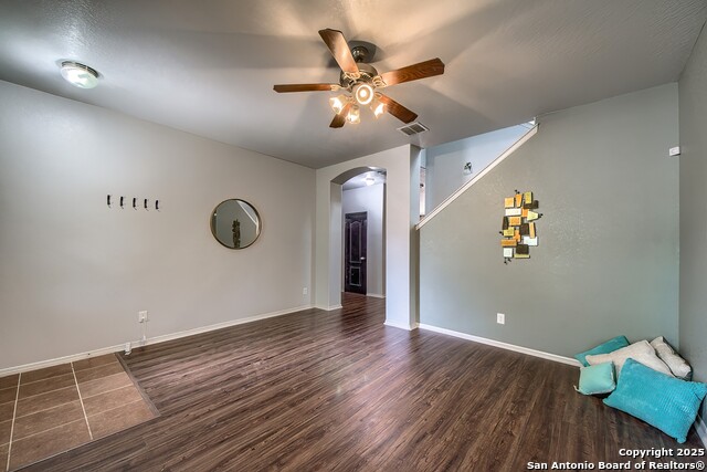 Image 7 of 37 For 572 Stonebrook