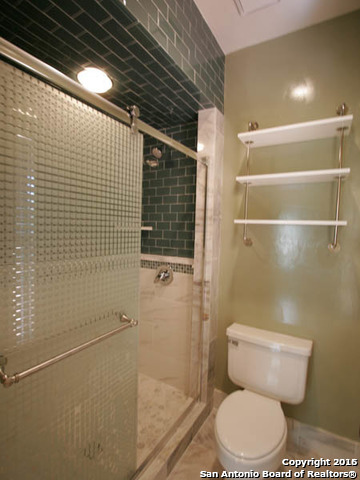 Image 10 of 18 For 207 Grandview Place  2