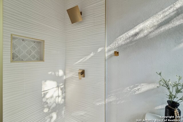 Image 35 of 44 For 1119 Huisache W