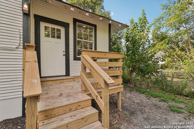 Image 36 of 44 For 1119 Huisache W