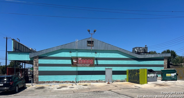 Listing photo id 2 for 1502 Bandera