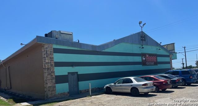 Listing photo id 5 for 1502 Bandera