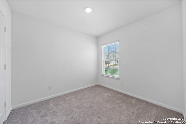 Listing photo id 12 for 15118 Waterow View