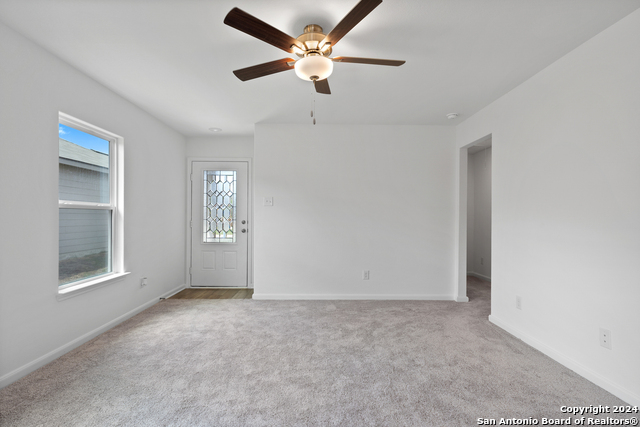 Listing photo id 2 for 15118 Waterow View