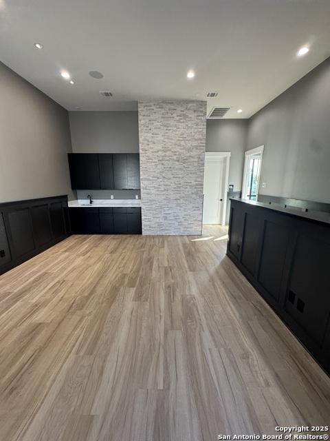 Listing photo id 0 for 1022 River Rd  8a