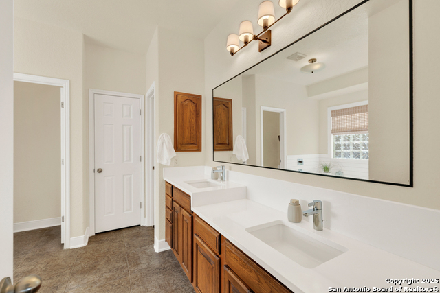 Image 21 of 44 For 216 Lone Mountain