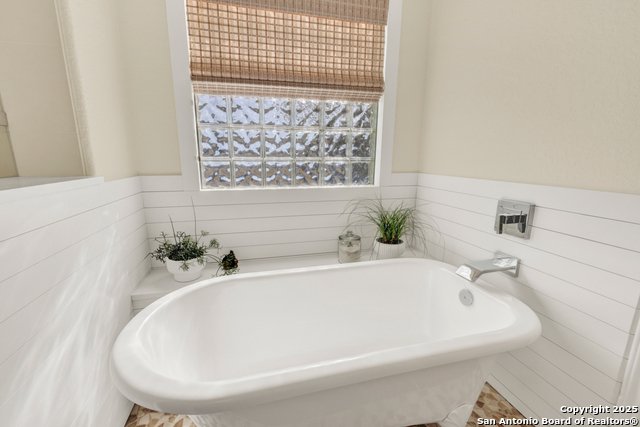 Image 23 of 44 For 216 Lone Mountain