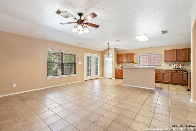 Image 17 of 30 For 927 Cheyenne Creek