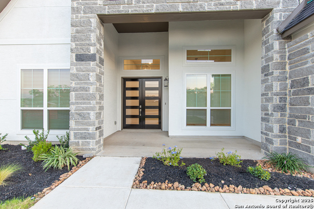 Listing photo id 0 for 516 Caliban