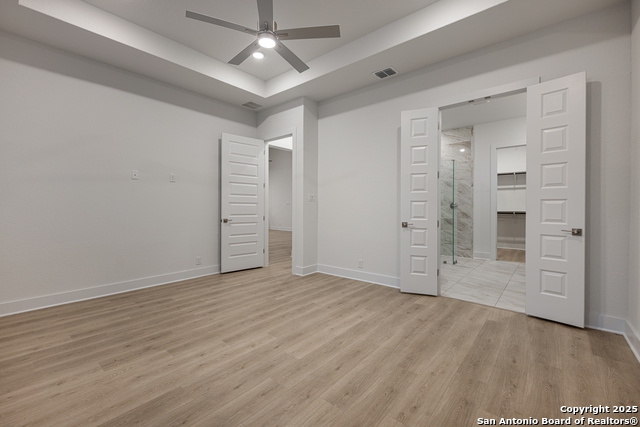Listing photo id 19 for 516 Caliban