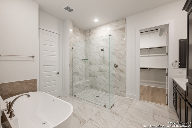 Listing photo id 21 for 516 Caliban