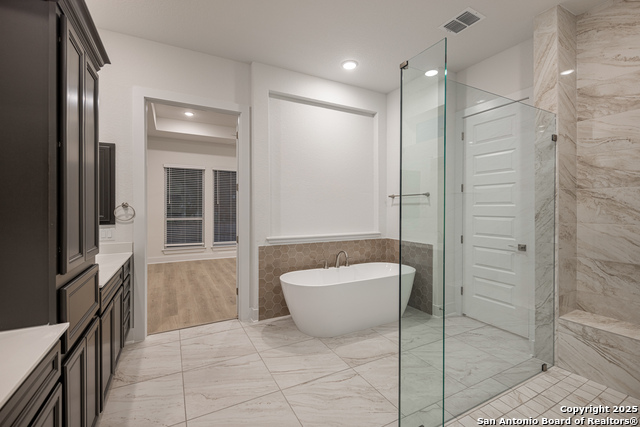 Listing photo id 23 for 516 Caliban