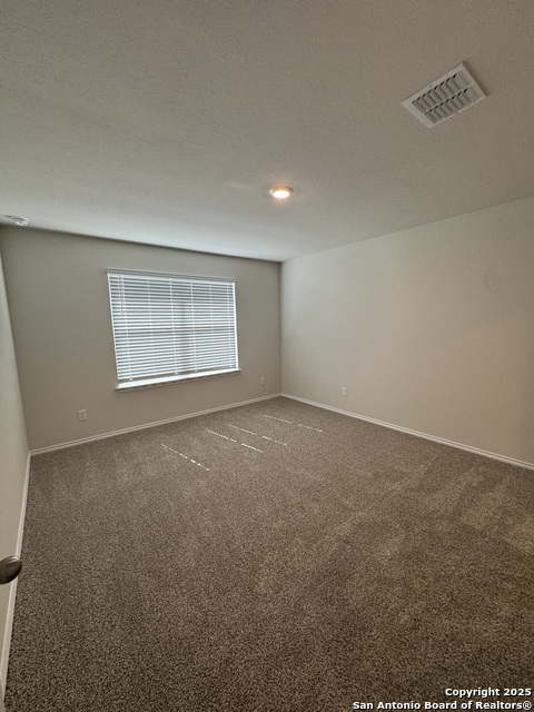 Listing photo id 3 for 9947 Auger