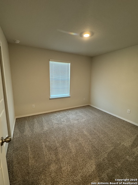 Listing photo id 5 for 9947 Auger