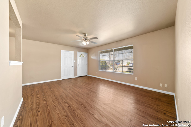 Listing photo id 8 for 1222 Thorain Boulevard