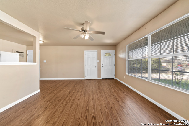 Listing photo id 9 for 1222 Thorain Boulevard