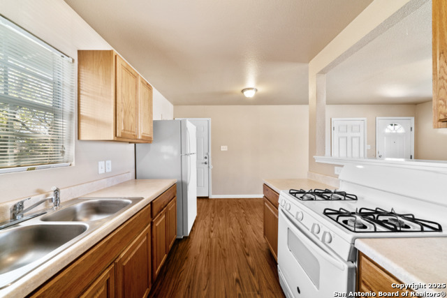 Listing photo id 13 for 1222 Thorain Boulevard