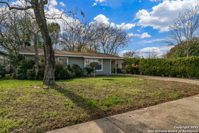 Listing photo id 0 for 1222 Thorain Boulevard