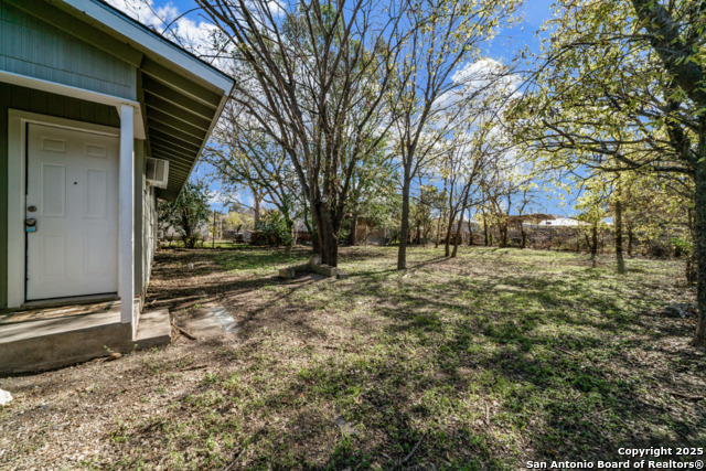 Listing photo id 20 for 1222 Thorain Boulevard