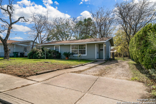 Listing photo id 2 for 1222 Thorain Boulevard