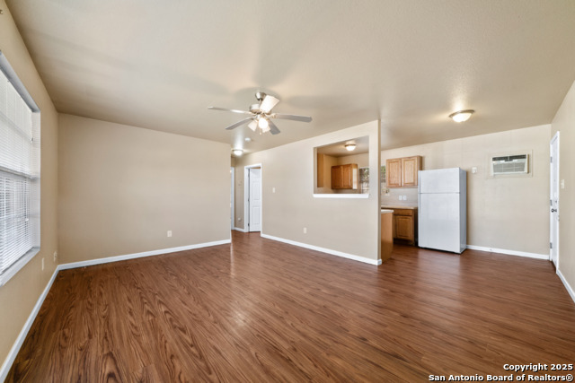 Listing photo id 4 for 1222 Thorain Boulevard