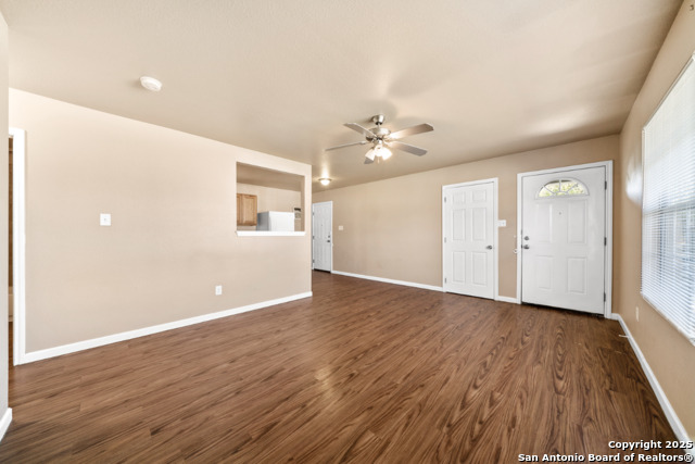 Listing photo id 5 for 1222 Thorain Boulevard