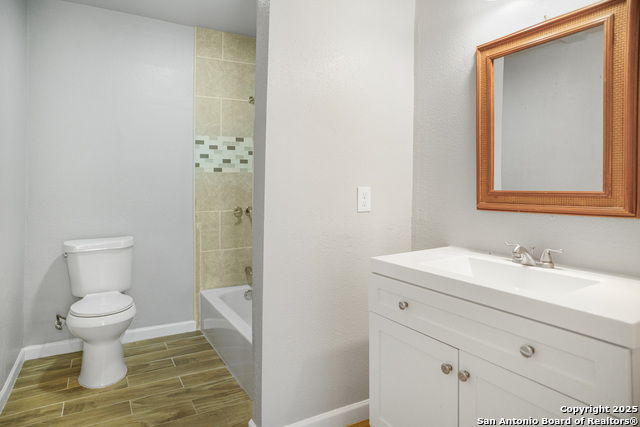 Image 11 of 24 For 1047 Poinsettia