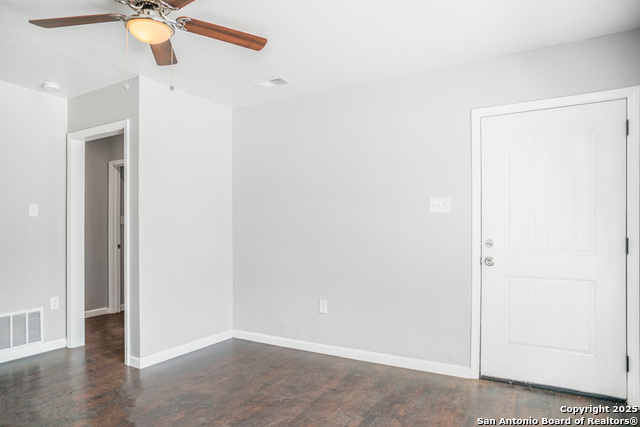 Image 13 of 24 For 1047 Poinsettia