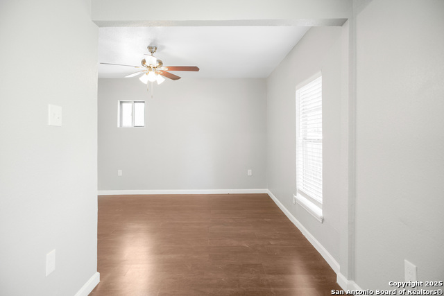 Image 16 of 24 For 1047 Poinsettia