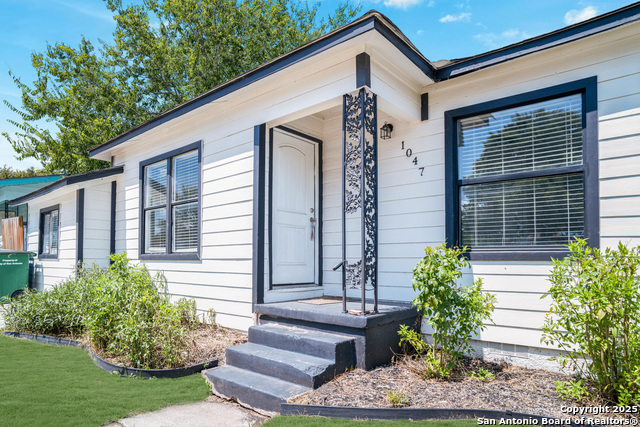 Image 2 of 24 For 1047 Poinsettia