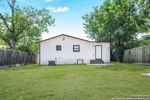 Image 20 of 24 For 1047 Poinsettia