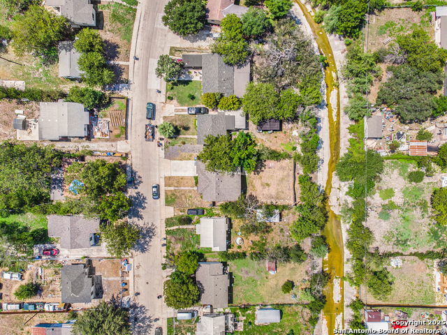 Image 22 of 24 For 1047 Poinsettia