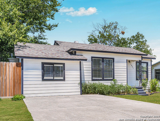 Image 4 of 24 For 1047 Poinsettia