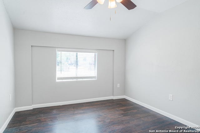 Image 8 of 24 For 1047 Poinsettia