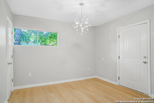 Image 9 of 24 For 1047 Poinsettia