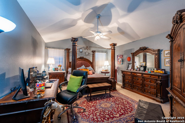 Listing photo id 15 for 5926 Woodridge Oaks