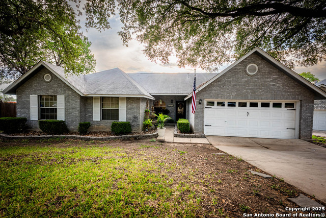 Listing photo id 0 for 5926 Woodridge Oaks