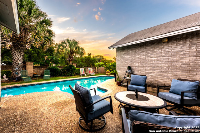 Listing photo id 20 for 5926 Woodridge Oaks