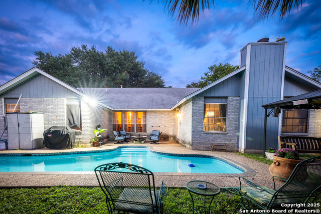 Listing photo id 24 for 5926 Woodridge Oaks